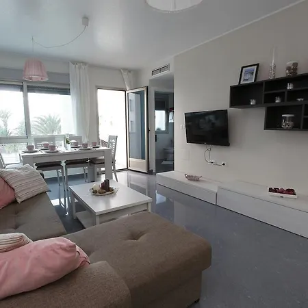 Gran Lugar Apartment *